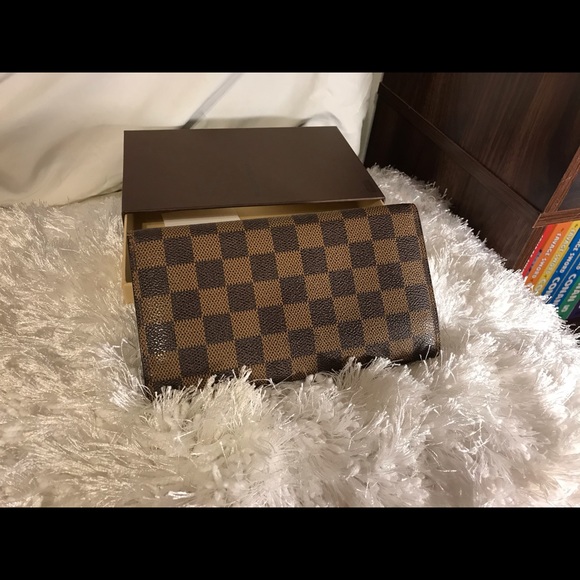 Trifold dameir wallet SOLD - Picture 2 of 8